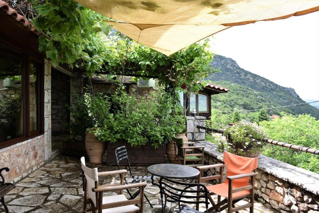 Μικρή Πέτρινη Μεζονέτα 2 Villa Lilaia ภายนอก รูปภาพ