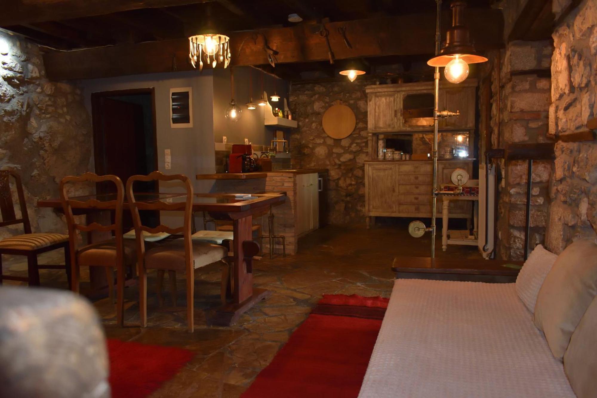Μικρή Πέτρινη Μεζονέτα 2 Villa Lilaia ภายนอก รูปภาพ